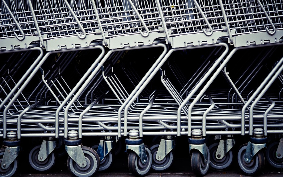 Carrinhos de supermercado enfileirados &mdash; Foto: Pixabay/Divulga&ccedil;&atilde;o