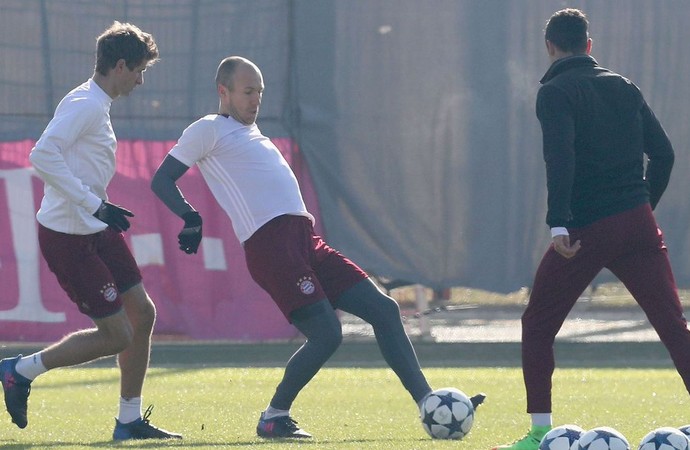 robben e müller, bayern de munique (Foto: Reprodução Twitter)