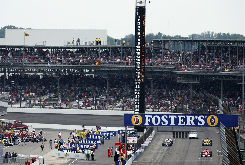 A vexaminosa largada de apenas seis carros no GP dos EUA de 2005, em Indianápolis — Foto: Christopher Lee/Getty Images