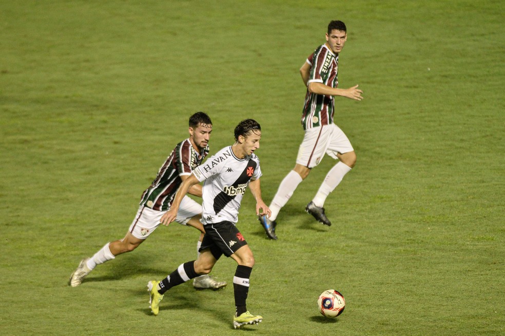 Galarza em a��o no cl�ssico diante do Fluminense � Foto: Nayra Halm/Ag�ncia Estado