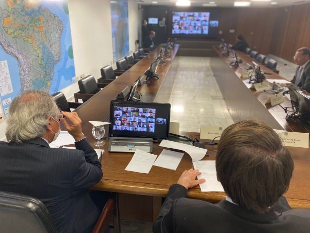 Bolsonaro em reunião com empreendedores (Foto: Reprodução/Twitter)