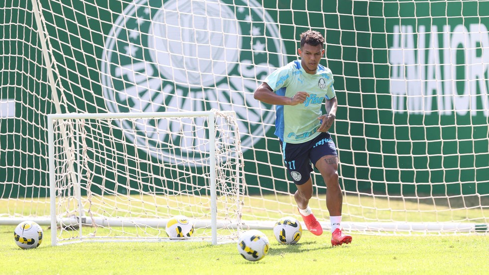 Transferência de Gabriel Veron pode ser concluída nesta quarta-feira: Palmeiras e Porto já discutem últimos detalhes