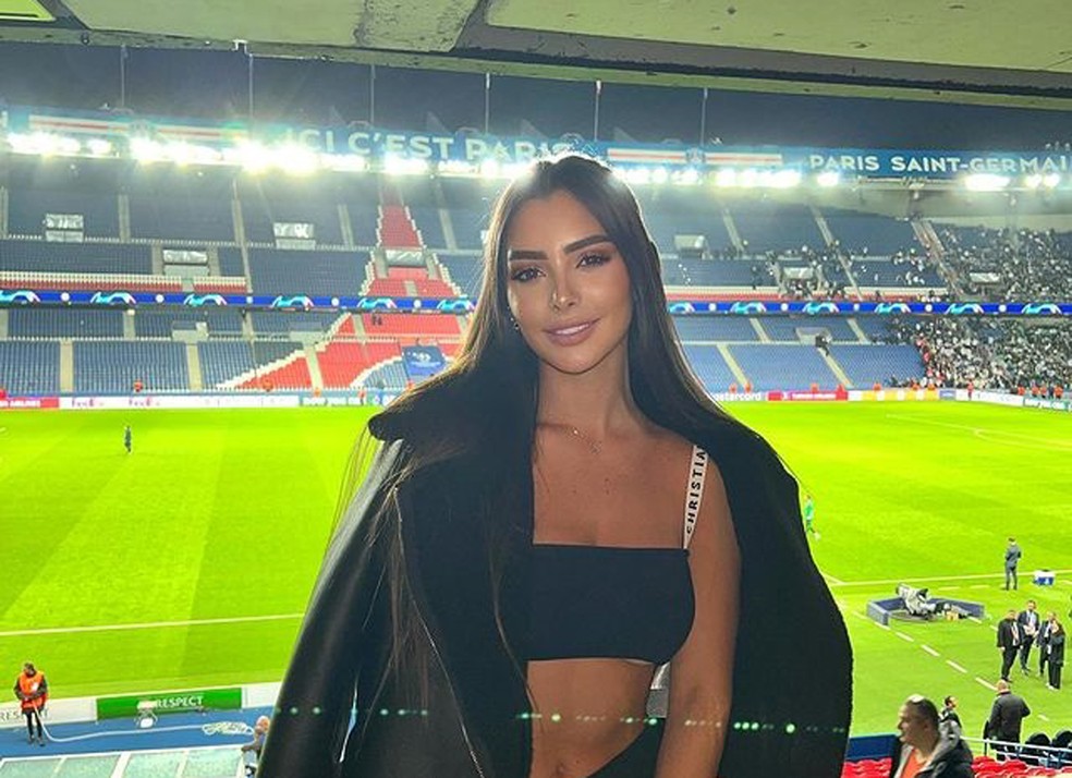 Victoria Ruiz no estádio do PSG — Foto: Reprodução Instagram