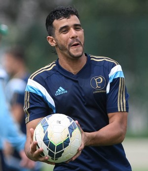 Atacante Henrique, ex-Palmeiras, fecha com o Cruzeiro por um ano