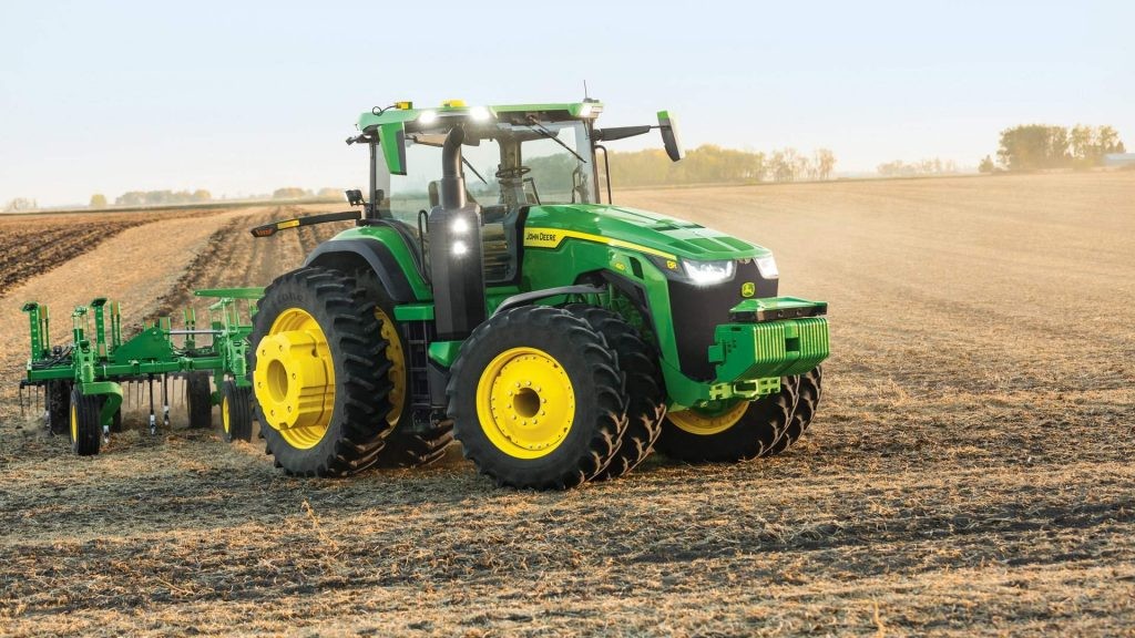 Trator que anda sozinho sai da sede da fazenda e trabalha na lavoura por 24  horas, Agrishow 2017