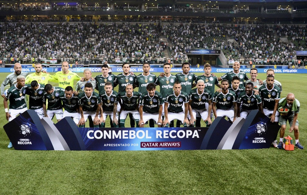 Time do Palmeiras antes da final da Recopa Sul-Americana — Foto: Marcos Ribolli