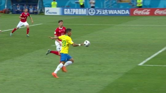 Tite lamenta ansiedade na estreia e questiona arbitragem: ''Lance foi claro''