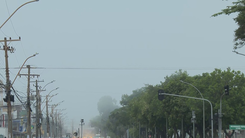 Neblina em Ceilândia, no Distrito Federal — Foto: TV Globo/Reprodução 
