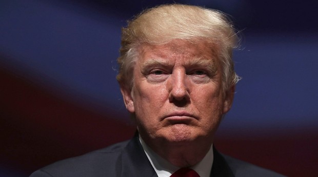 VIRGINIA BEACH, VA - SEPTEMBER 06:  Republican presidential nominee Donald Trump pauses during a campaign event September 6, 2016 in Virginia Beach, Virginia. Trump participated in a discussion with retired Army Lieutenant General Michael Flynn.  (Photo b (Foto: Getty Images)