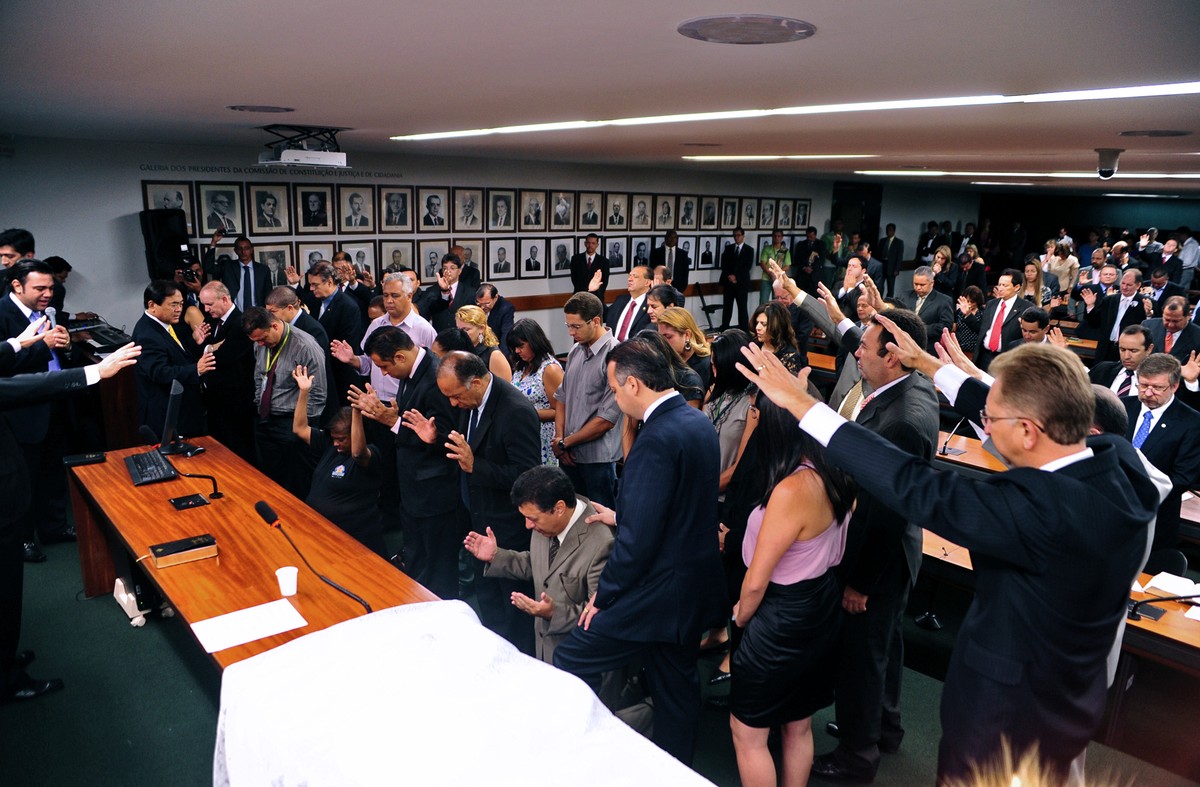 Boi, Bala e B&iacute;blia: governo enfrenta resist&ecirc;ncia entre l&iacute;deres evang&eacute;licos, ruralistas e policiais na C&acirc;mara