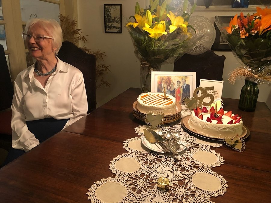 Sophie Charlotte comemora os 95 anos da avó ao lado da família (Foto: Reprodução/Instagram)