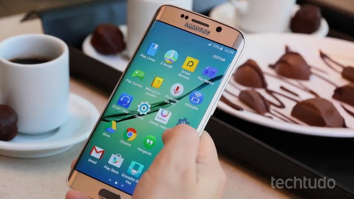 Interface TouchWiz dos Galaxy S6 e S6 Edge traz apps da Samsung (Foto: Lucas Mendes/TechTudo)
