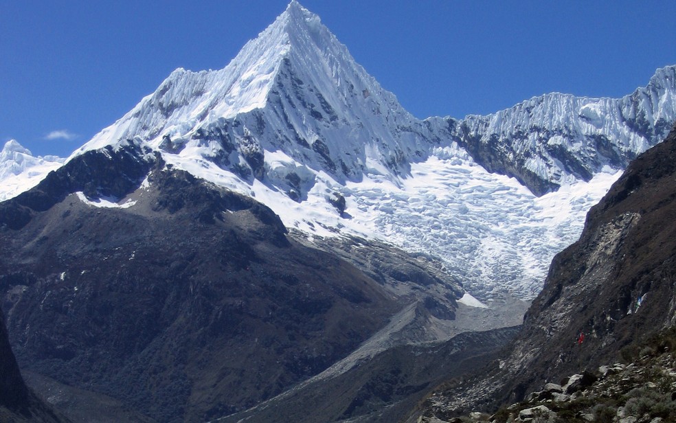 Tres Alpinistas Morrem Em Montanha Coberta De Neve Nos Andes Peruanos Mundo G1 Você também pode clicar em recomendações relacionadas para visualizar mais imagens de fundo em nosso enorme banco de dados. montanha coberta de neve