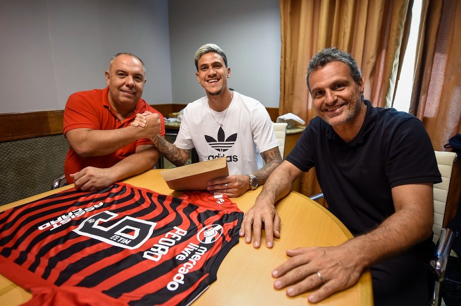 Novo contrato foi assinado na tarde desta quarta-feira, no Rio