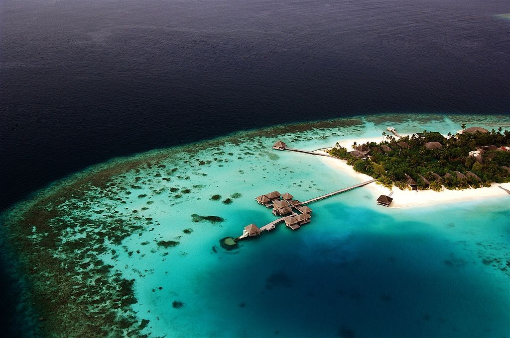 HUVAFEN FUSHI, MALDIVE ISLANDS - UNSPECIFIED DATE : Aerial view of the Hotel Huvafen Fushi during 2007 in Huvafen Fushi, North Male Atoll, Maldive Islands. (Photo by Michel RENAUDEAU/Gamma-Rapho via Getty Images) (Foto: Gamma-Rapho via Getty Images)