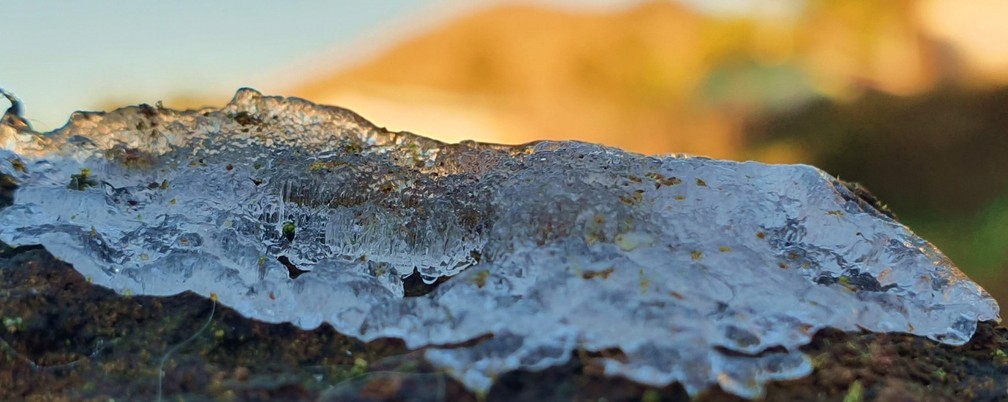 Teve formação de fina camada de gelo em São Joaquim — Foto: Mycchel Legnaghi/Divulgação