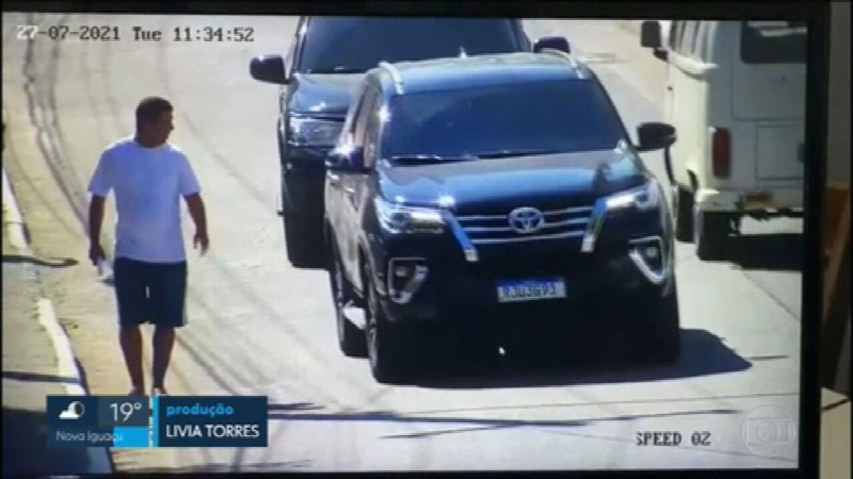 VÍDEO traficante Abelha sai da cadeia e aperta a mão de secretário