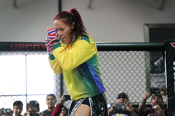 Cris Cyborg treino Invicta FC 11 (Foto: Evelyn Rodrigues) Cris Cyborg treino Invicta FC 11 (Foto: Evelyn Rodrigues)