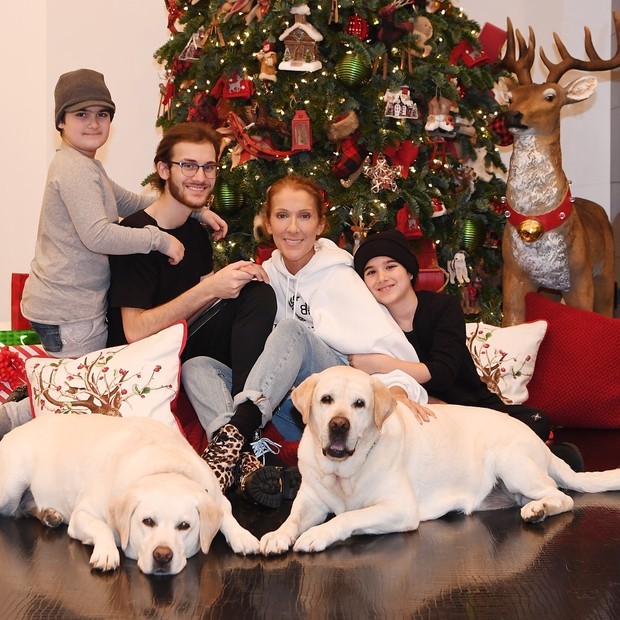 Céline Dion e os filhos René, Eddie e Nelson (Foto: Reprodução/Instagram)