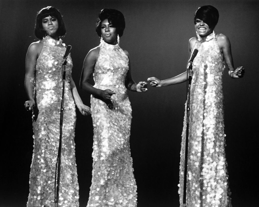 American Pop and Rhythm & Blues group the Supremes sing during an unspecified performance, mid to late 1960s. Pictured are, from left, Cindy Birdsong, Mary Wilson, and Diana Ross. (Photo by Silver Screen Collection/Getty Images) (Foto: Getty Images)