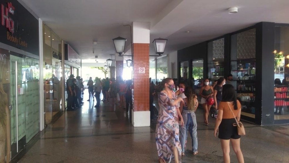 Grande movimentação é registrada em shoppings de Teresina — Foto: Edigar Neto /TV Clube