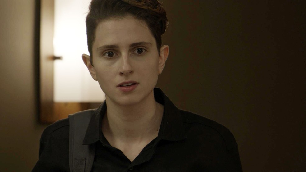 Ivana diz ser um menino (Foto: TV Globo)