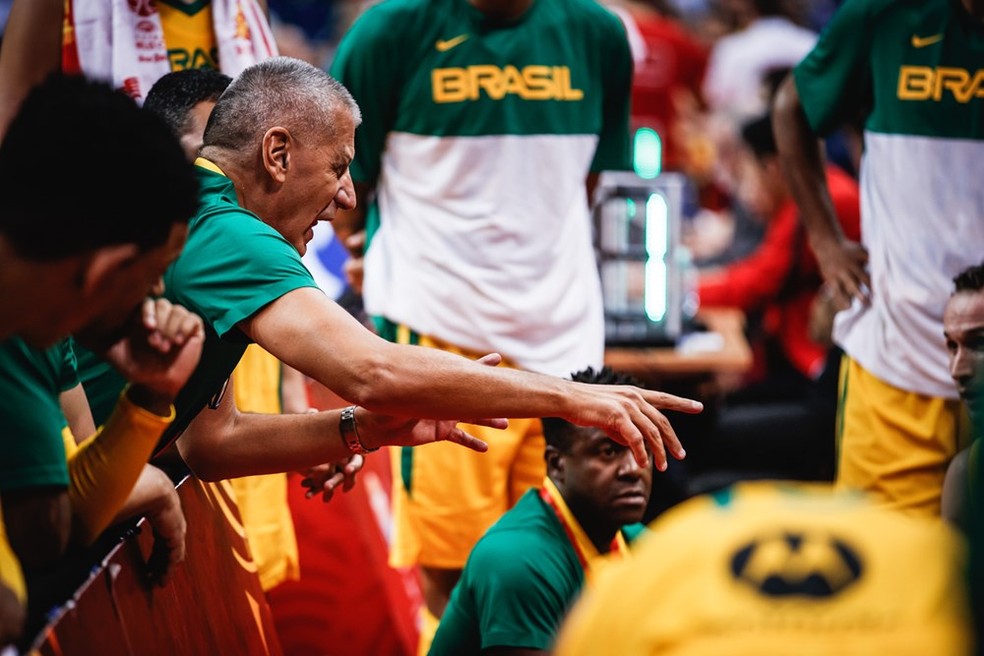  Petrovic, o técnico da seleção brasileira — Foto: Divulgação Fiba