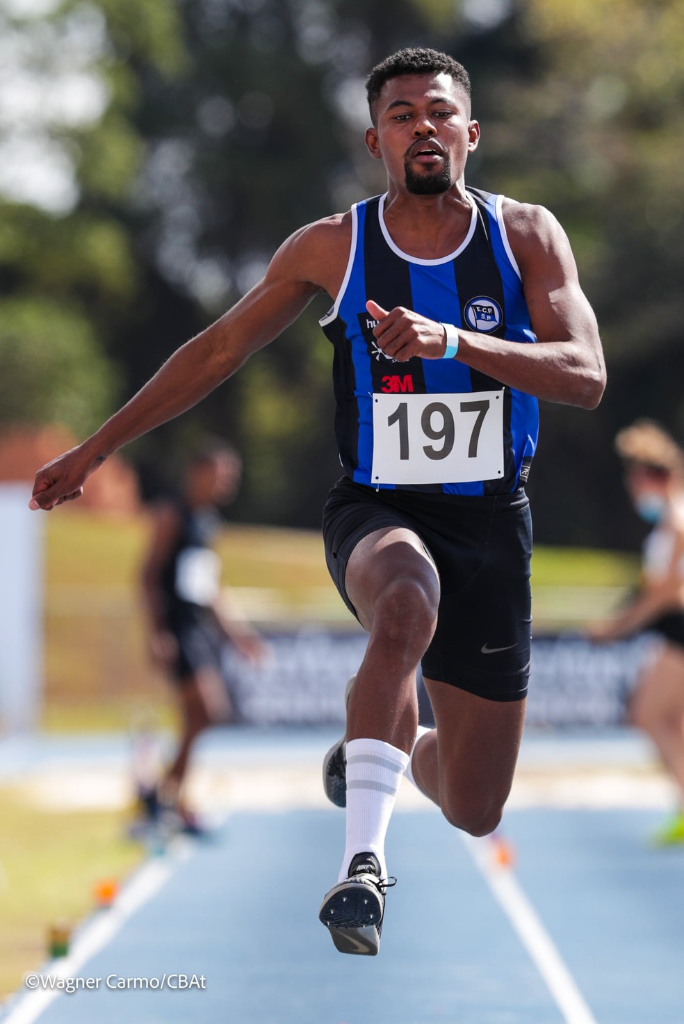 Mateus de Sá tem medalhas internacionais e nacionais, como a prata no último Troféu Brasil — Foto: Wagner Carmo/CBAt