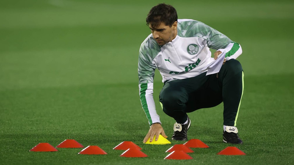 Escalação do Palmeiras: Abel diz que time deve ter mudanças contra o Al Ahly