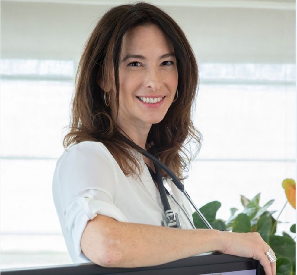 Mariela Glandt é edocrinologista especializada em diabetes e acaba de publicar o livro 'Como comer nos tempos de covid-19' — Foto: AVIGAIL UZI