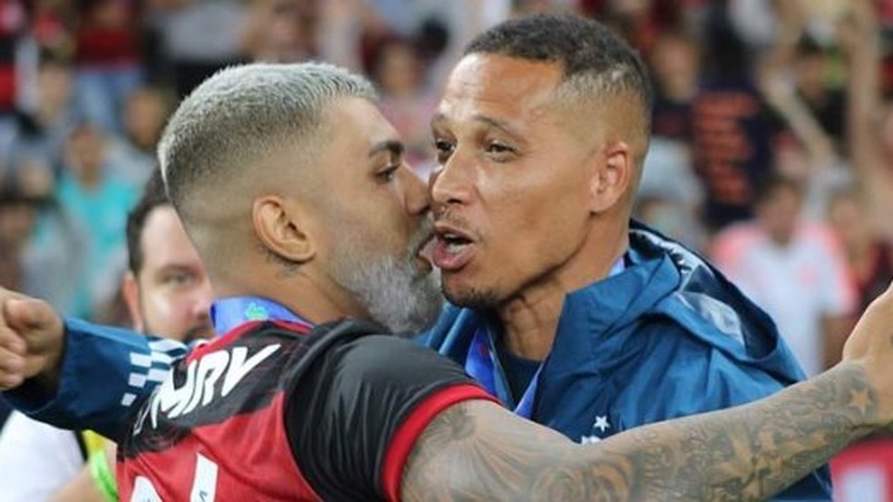 Flamengo demite roupeiro, com 22 anos de casa, por candidatura a deputado