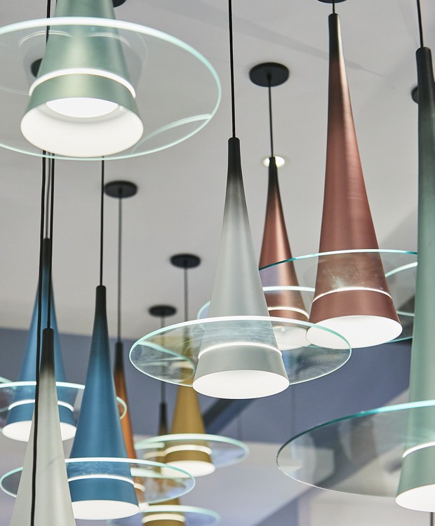 Linha Cendly, de Hans Donner para Munclair, possui diferentes modelos e tamanhos de luminárias (Foto: Munclair / Divulgação)