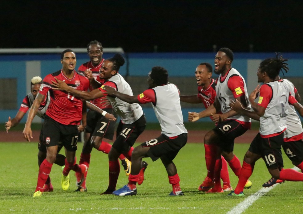 Os jogadores de Trinidad e Tobago comemoram durante a vitória contra os Estados Unidos (Foto: Reuters)