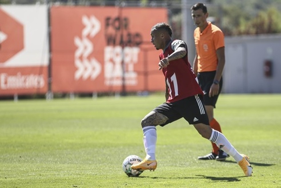 Com Gilberto E Everton Titulares Benfica Vence O Estoril No Primeiro Teste Com Jorge Jesus Veja Os Gols Futebol Portugues Ge