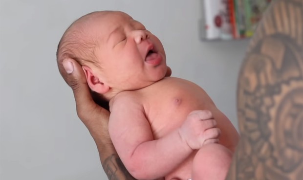 Nasce primeiro filho de Bre Tiesi com Nick Cannon (Foto: Reprodução)