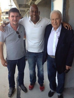 Andrés Sanches, André Luiz Oliveira e Alberto Dualib na Arena Corinthians (Foto: Arquivo Pessoal)