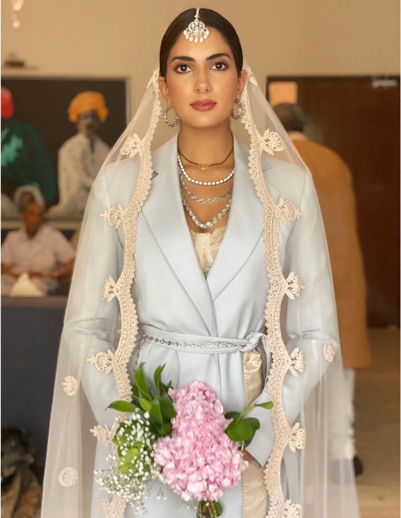 Noiva usa terno em cerimônia na Índia e viraliza (Foto: Reprodução: Instagram)