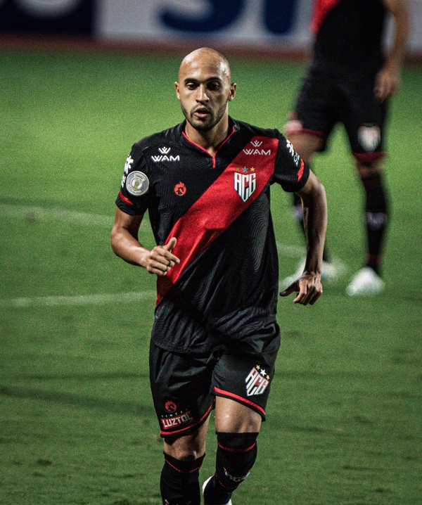 Vitoria Sobre O Flamengo Coroa Lancamento Do Novo Uniforme Do Atletico Go Fotos Atletico Go Ge