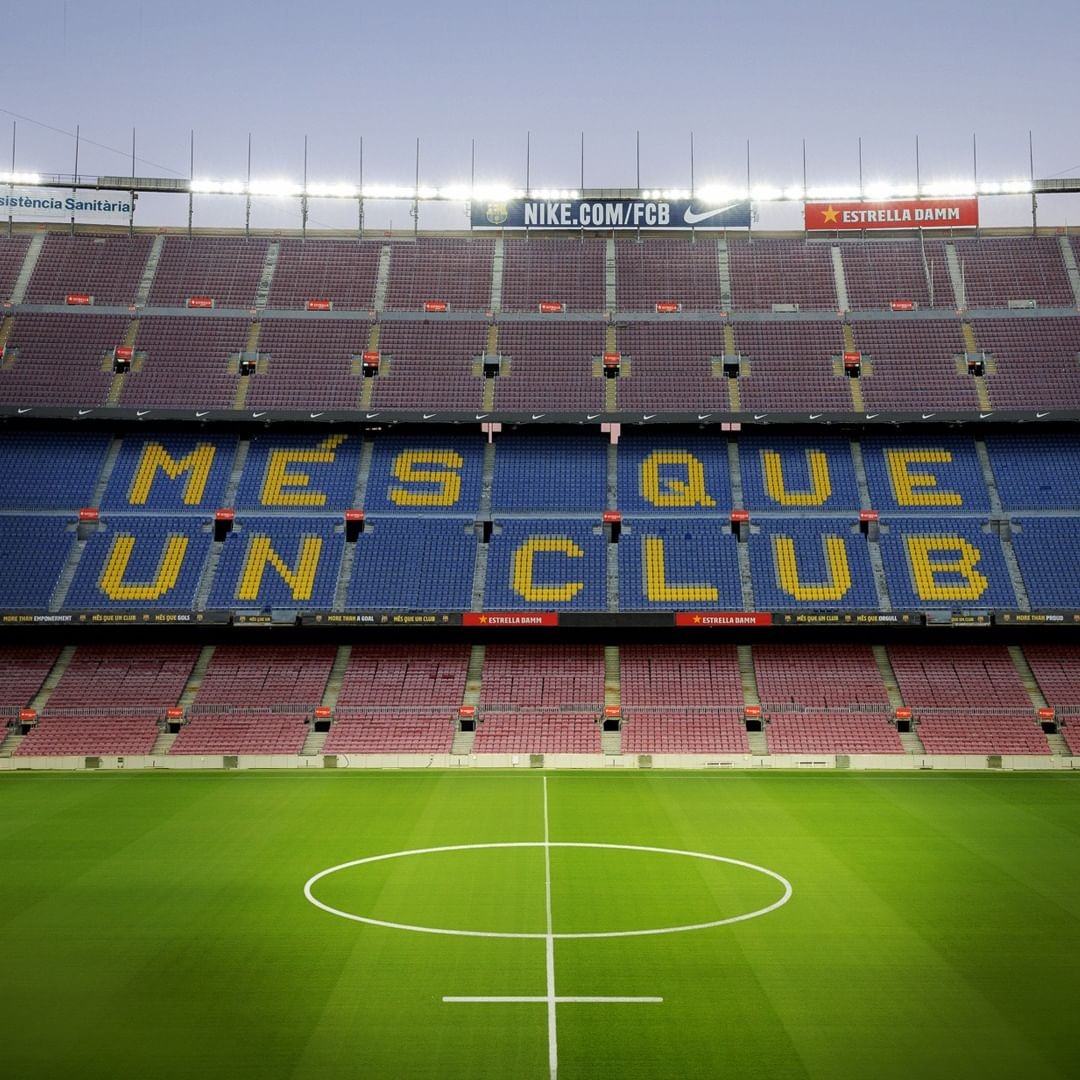 Gramado do Camp Nou (Foto: Reprodução / Instagram)