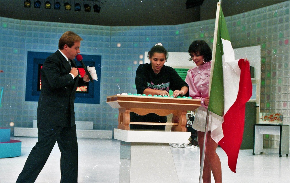 Gugu apresenta o 'Corrida maluca' em 1989 — Foto: João Batista da Silva/Acervo do SBT