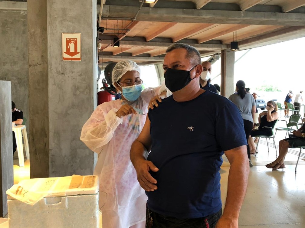 Encarregado de obras foi um dos últimos a serem vacinados — Foto: Matheus Castro