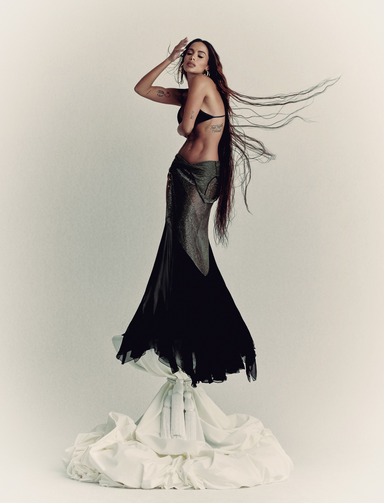 Anitta na Vogue Brasil — Foto: Zee Nunes