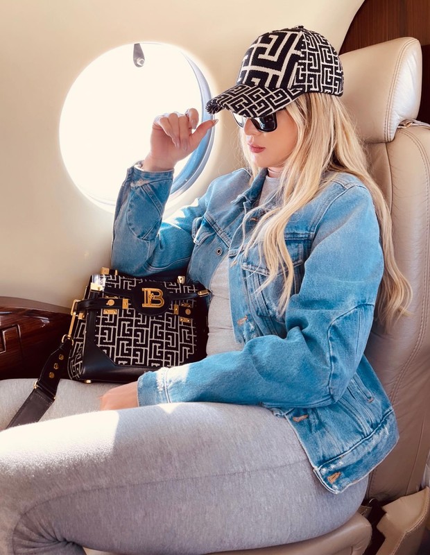 Lívia Andrade viaja de jatinho e com acessórios de luxo (Foto: Reprodução/Instagram)