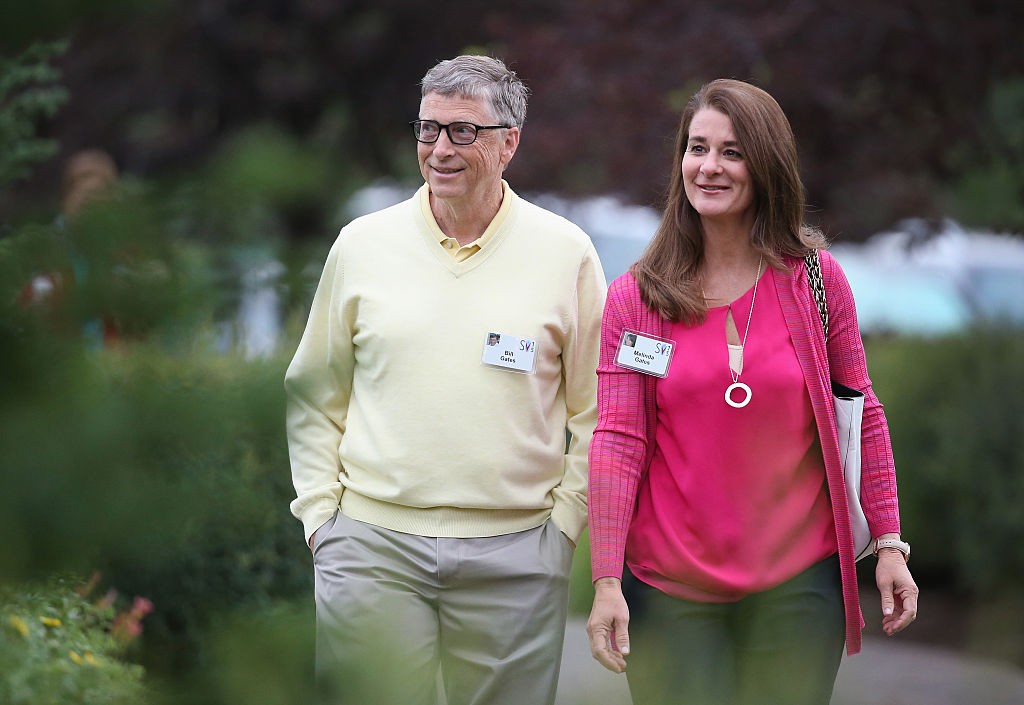 SUN VALLEY, ID - JULY 11:  Billionaire Bill Gates, chairman and founder of Microsoft Corp., and his wife Melinda attend the Allen & Company Sun Valley Conference on July 11, 2015 in Sun Valley, Idaho. Many of the worlds wealthiest and most powerful busine (Foto: Getty Images)