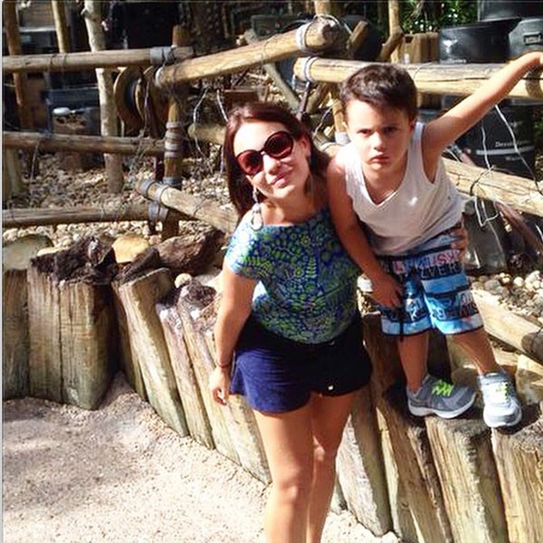 Juliana Knust com seu filho Mateus  (Foto: Reprodução / Instagram)