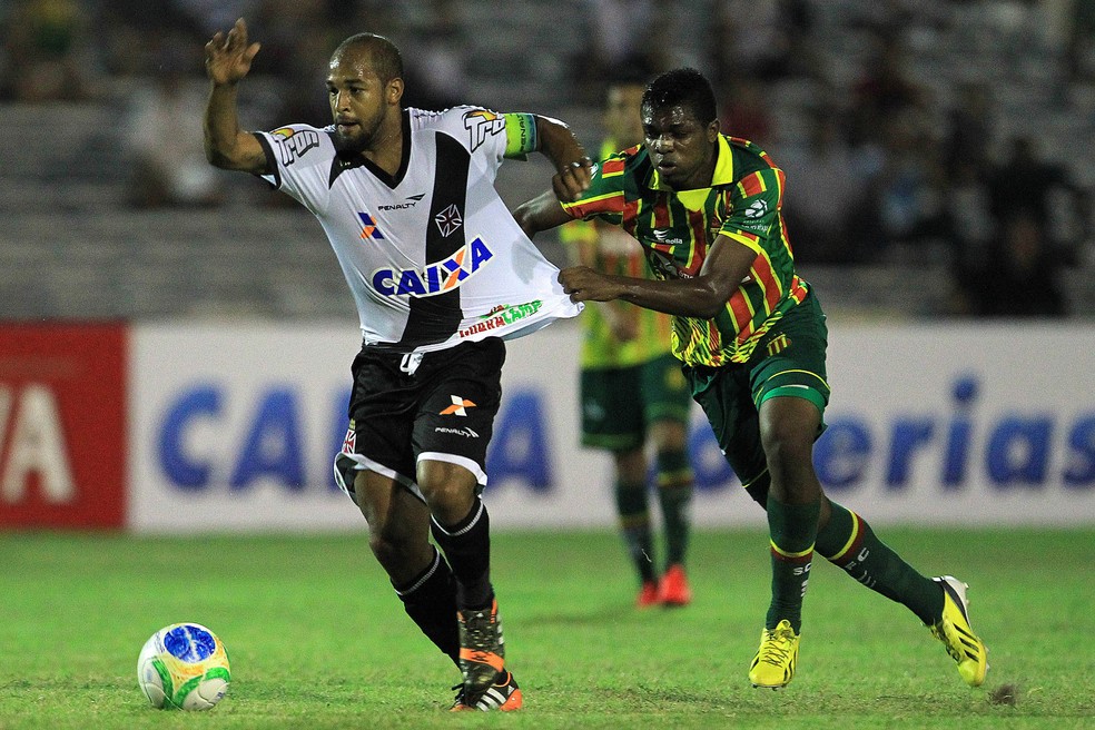 Fellipe Bastos em ação pelo Vasco em sua primeira passagem pelo clube — Foto: Marcelo Sadio / Flickr do Vasco