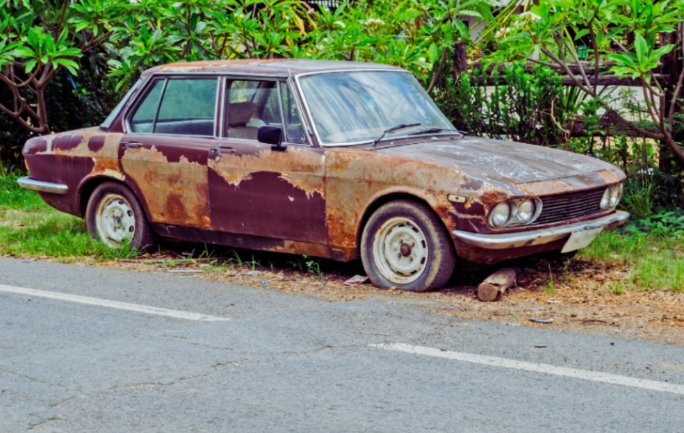 Prefeitura inicia remoção de carros abandonados nas ruas de Fartura — Foto: Prefeitura de Fartura/Divulgação