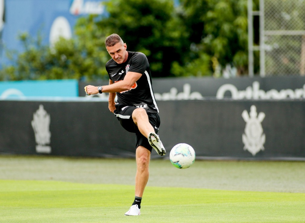 Escalação do Corinthians: Mancini comanda última atividade antes de encarar o Flamengo