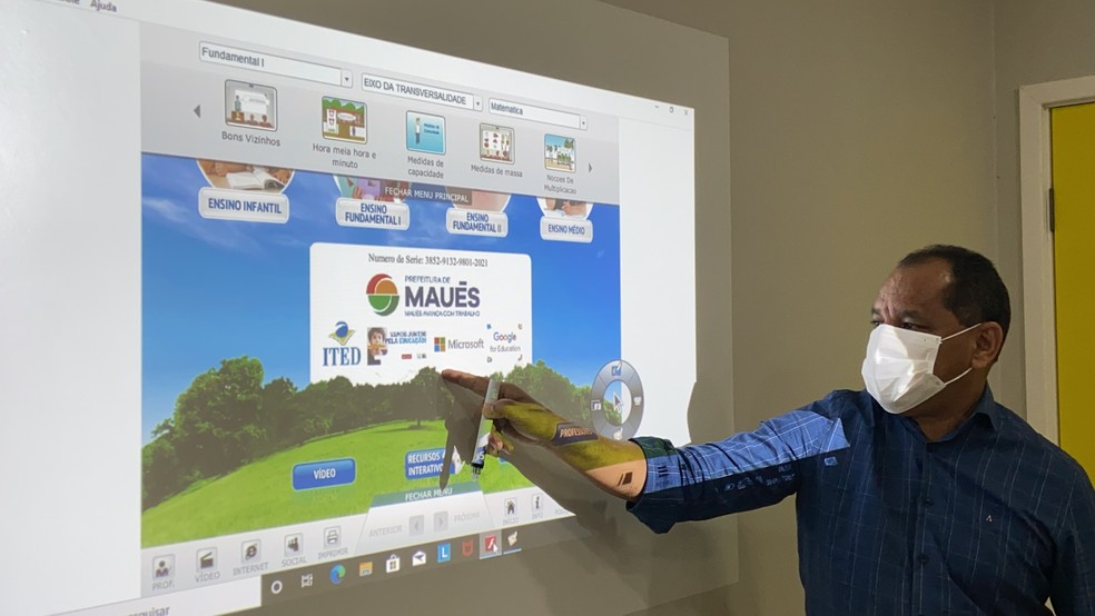 Aulas dos cursos serão ministradas com equipamentos de alta tecnologia, como um quadro interativo.  — Foto: Patrick Marques/G1 AM