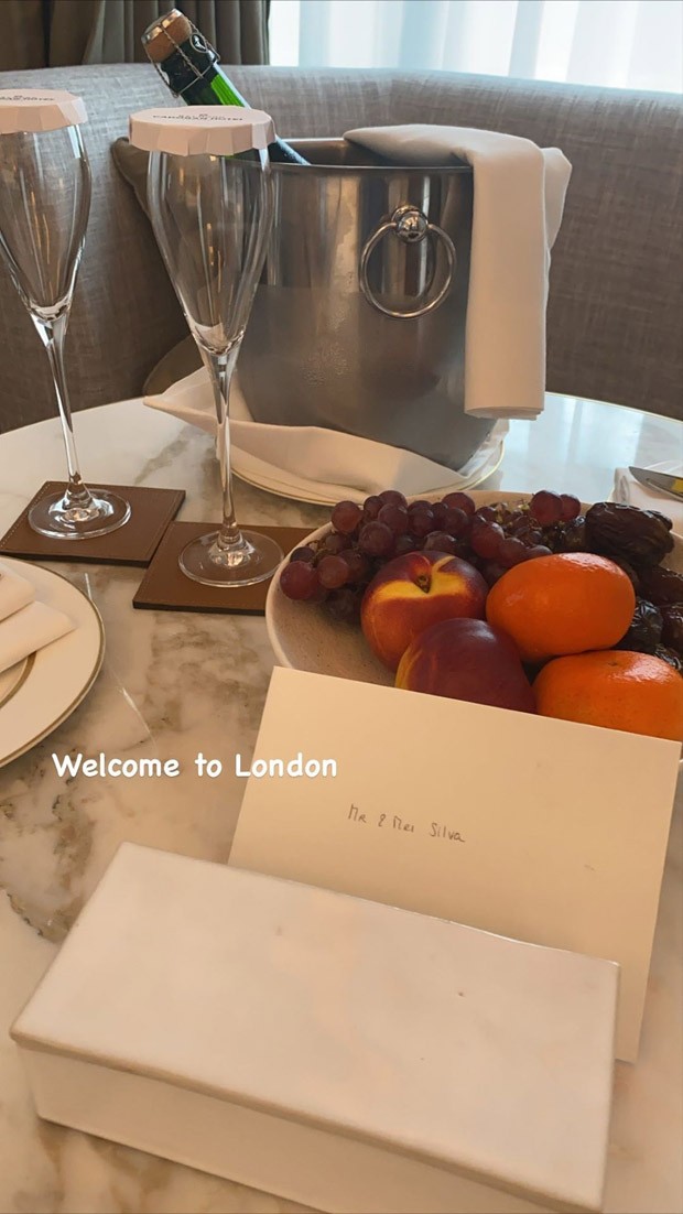 Thiago Silva e Belle Silva mostram recepção em Londres (Foto: Reprodução Instagram)